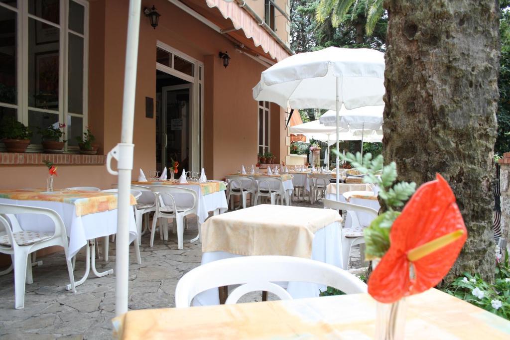 Auberge Les Gorges Du Loup Tourrettes-sur-Loup Exterior photo