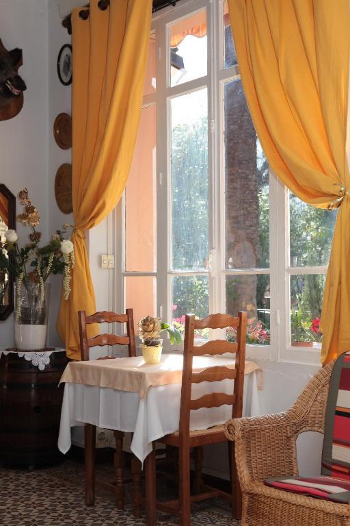 Auberge Les Gorges Du Loup Tourrettes-sur-Loup Exterior photo