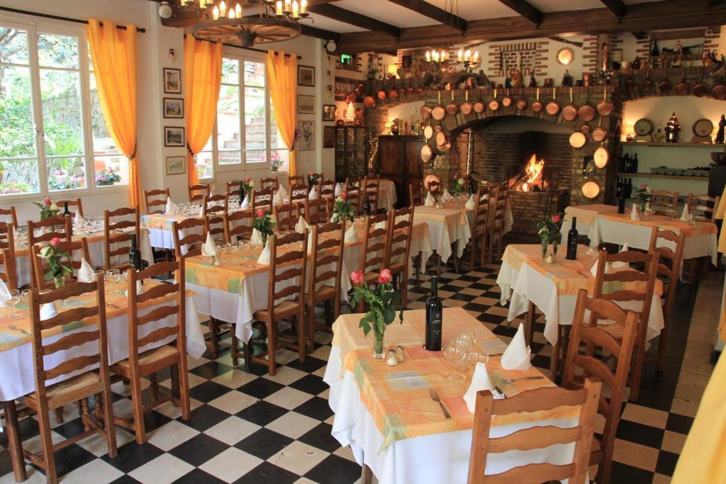 Auberge Les Gorges Du Loup Tourrettes-sur-Loup Exterior photo